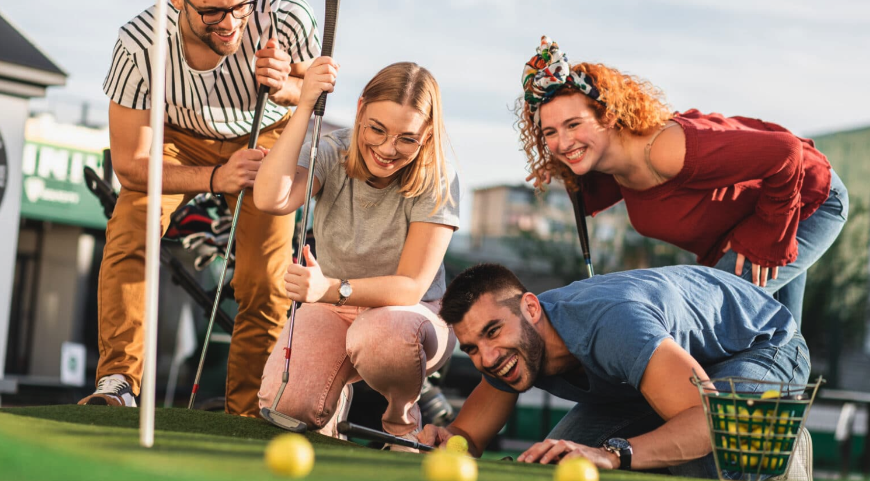A group celebrating a birthday at City Golf Gordon